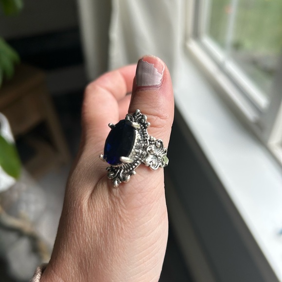 4/$50 Elegant Silver and Blue Statement Ring size 7 1/2 💚 - Picture 3 of 7
